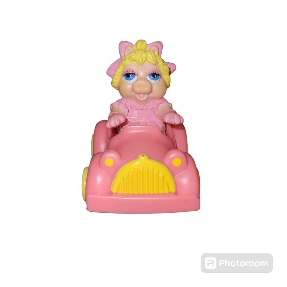 Miss Piggy vintage small toy. ^